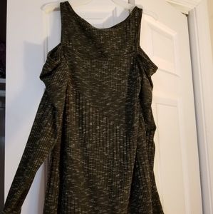 Exposed shoulder sweater